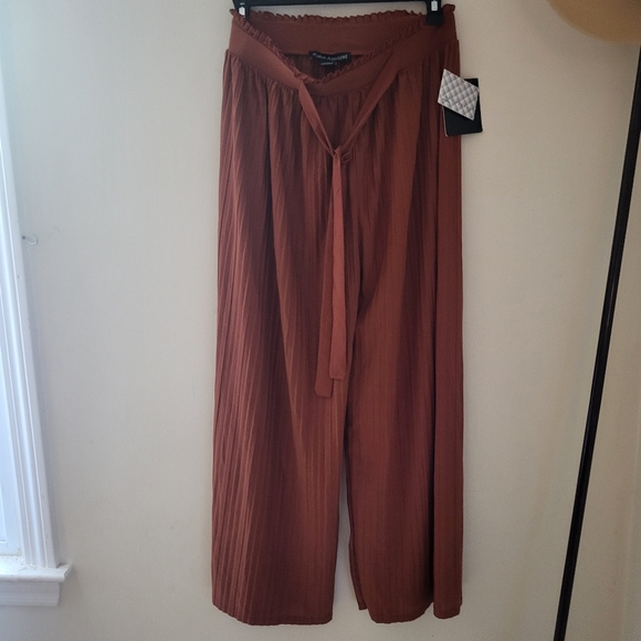 💥50% Off💥soho Apparel Dresspants Size L NWT - Picture 1 of 3